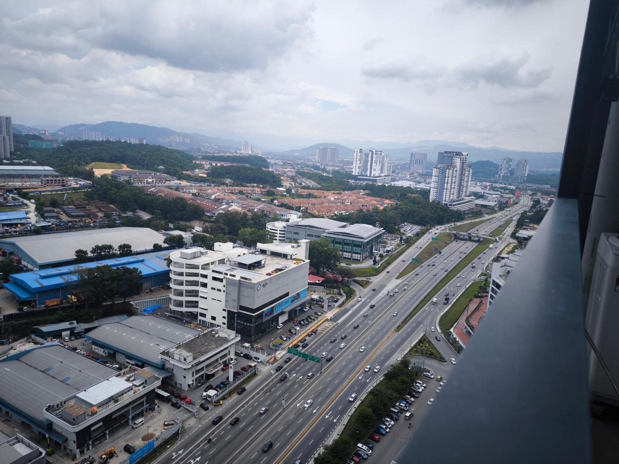 Eshue Designer Suites @ Simfoni Towers Cheras Exterior photo